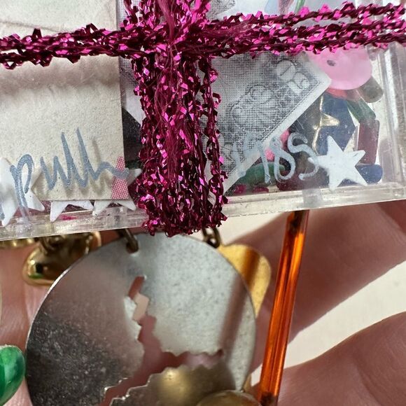 Vintage Funky Signed 1986 Acrylic Brooch - Picture 5 of 9